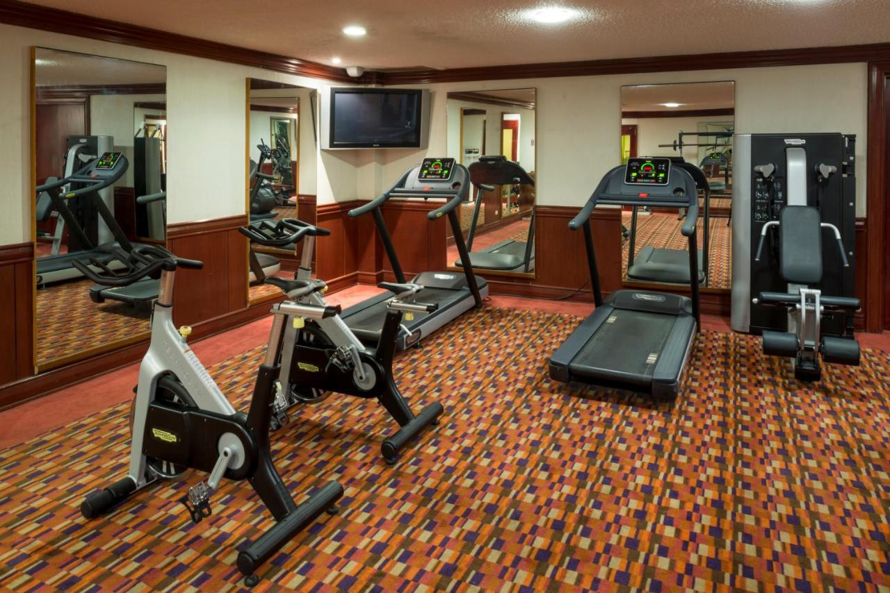 Real Inn Tijuana By Camino Real Hoteles Exterior foto A gym at a hotel