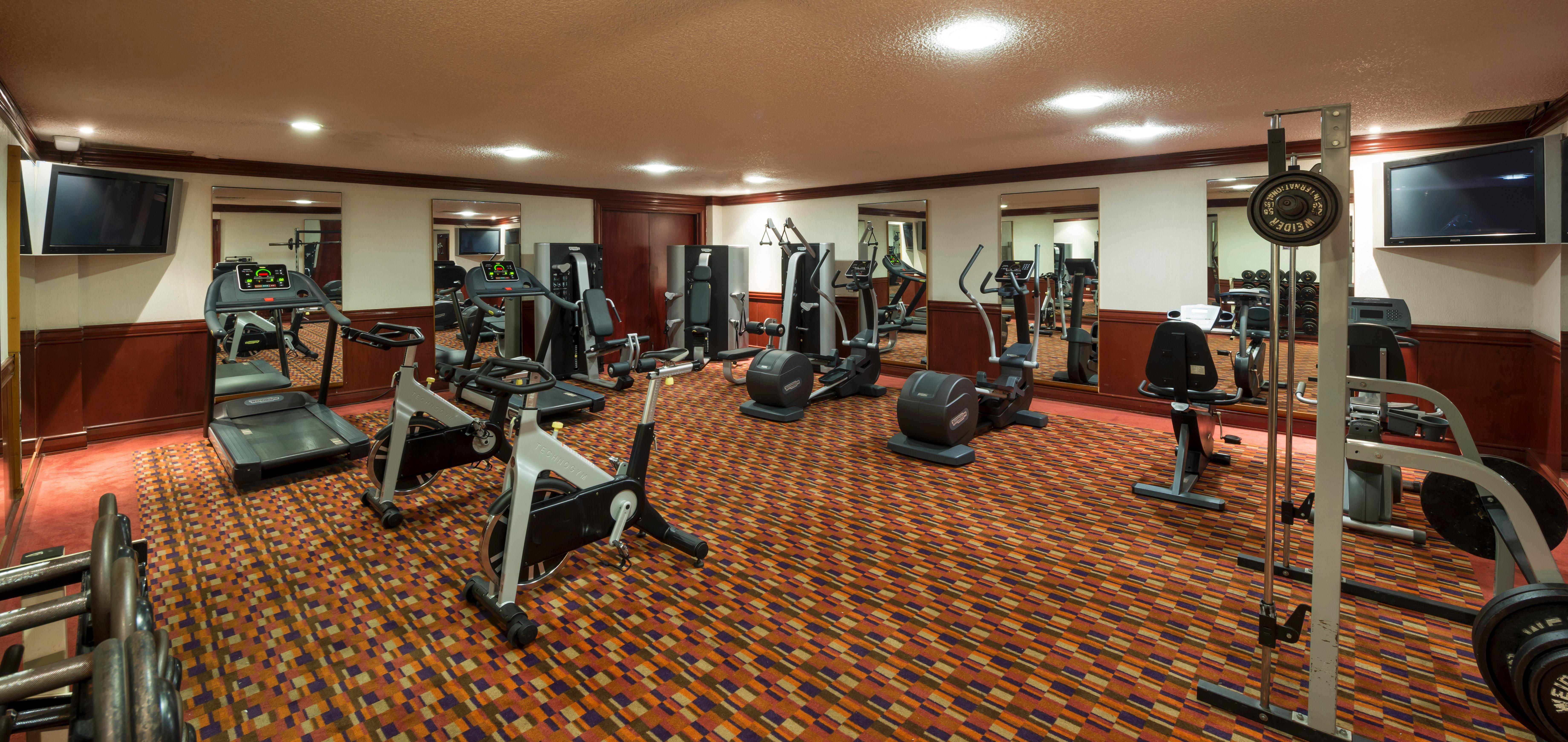 Real Inn Tijuana By Camino Real Hoteles Exterior foto The gym at the hotel