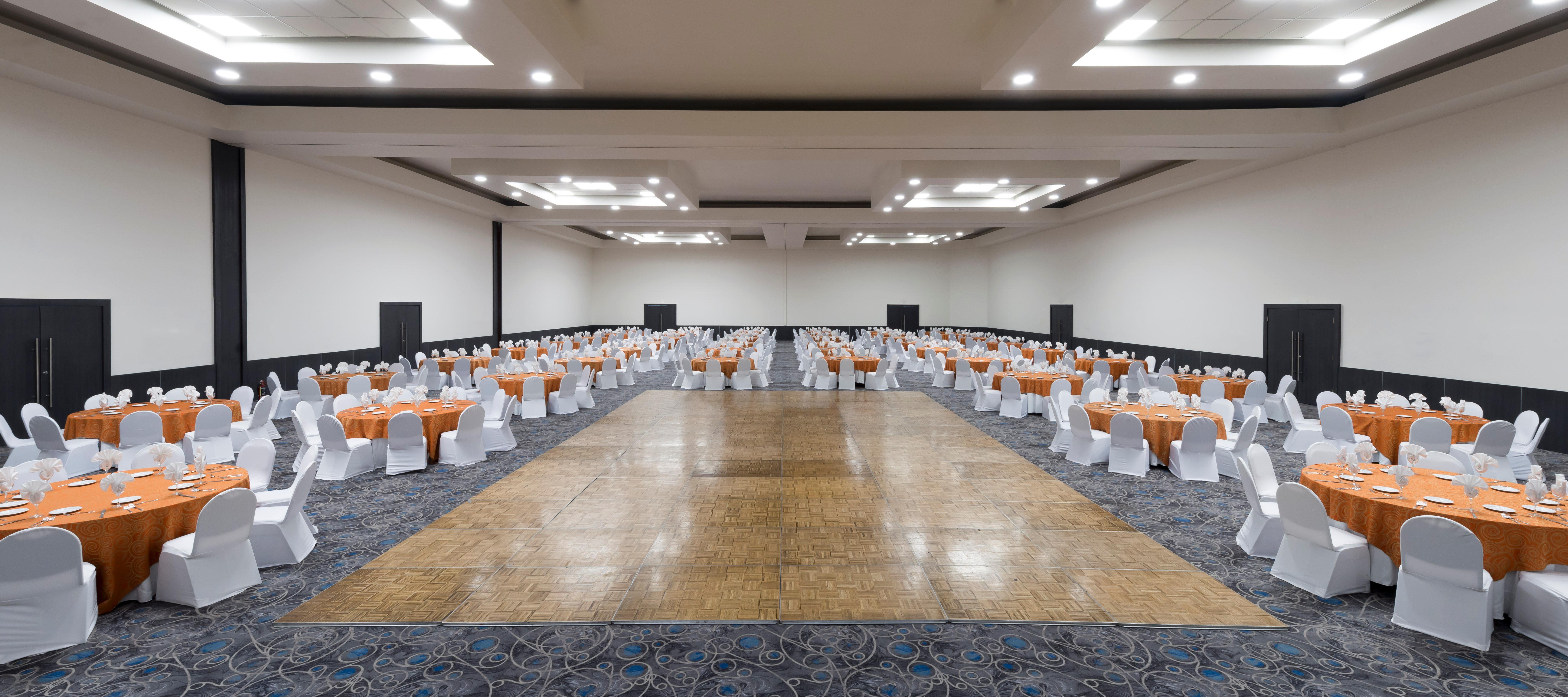 Real Inn Tijuana By Camino Real Hoteles Exterior foto The ballroom at the hotel