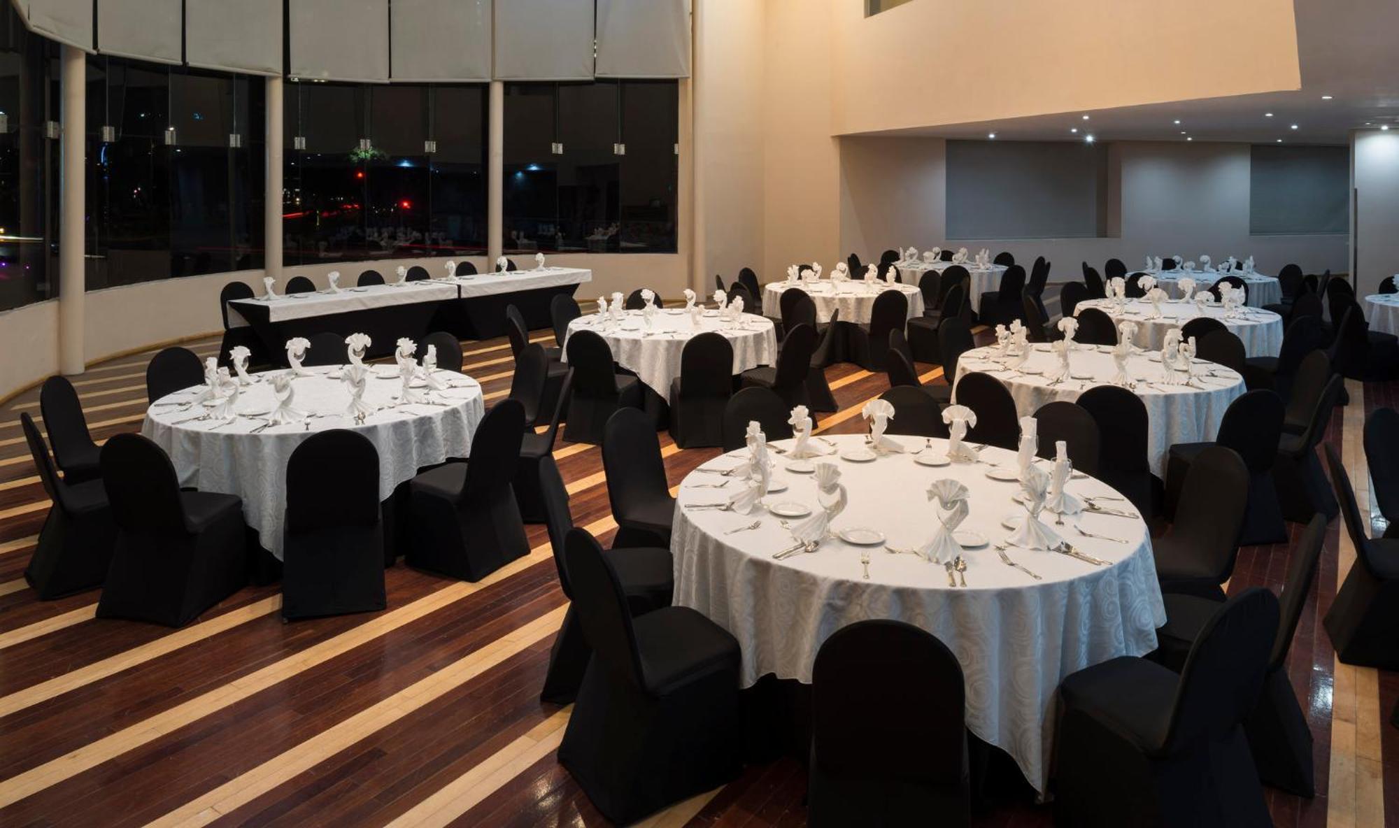 Real Inn Tijuana By Camino Real Hoteles Exterior foto The Great Hall